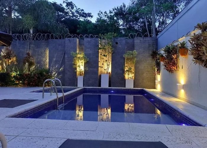 Casa Alto Padrao Na Ferradura Em Condominio Com Piscina Privativa