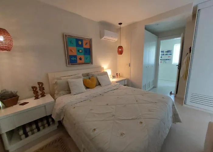 Casa Alto Padrao Na Ferradura Em Condominio Com Piscina Privativa