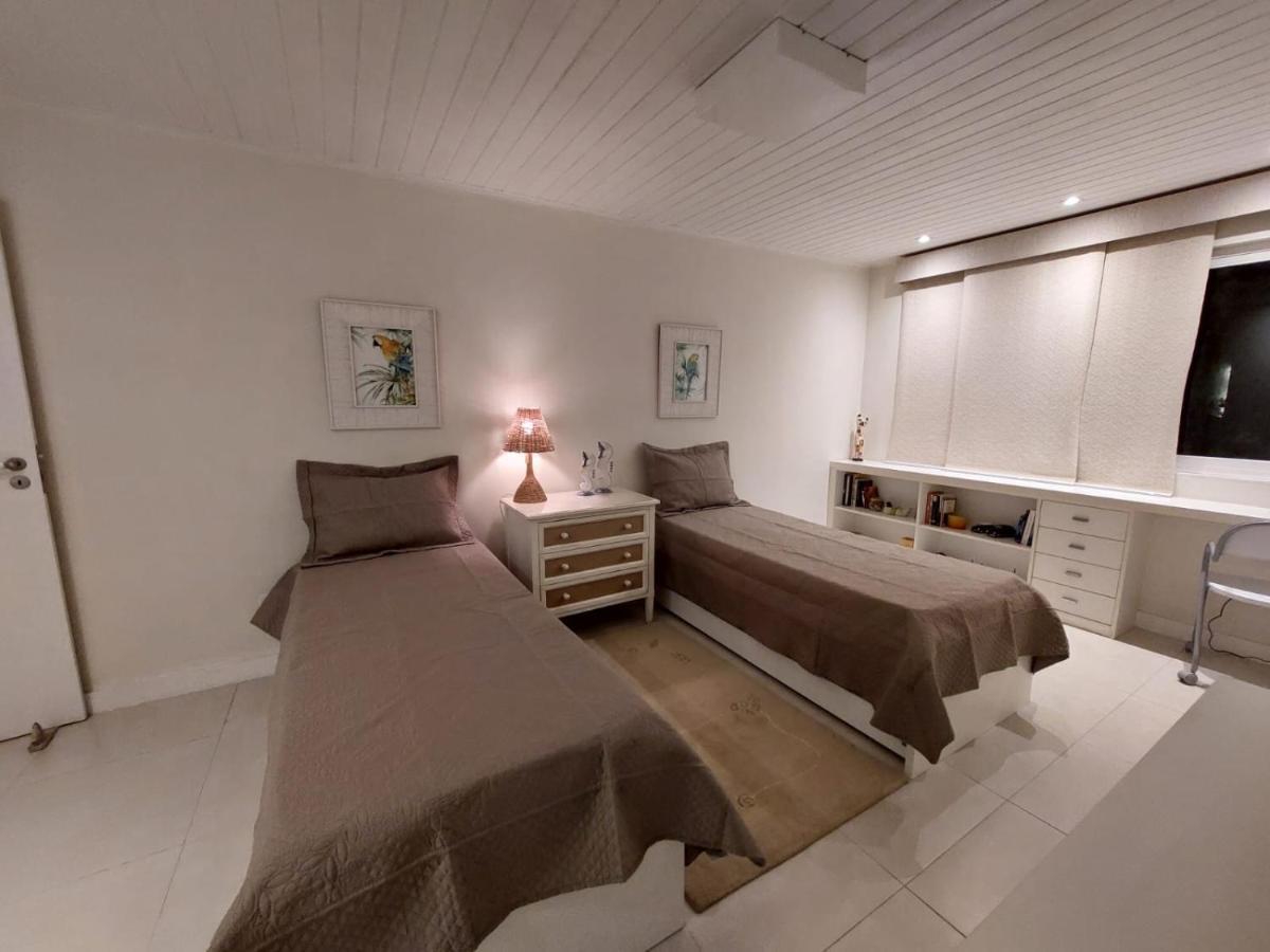 Casa Alto Padrao Na Ferradura Em Com Piscina Privativa