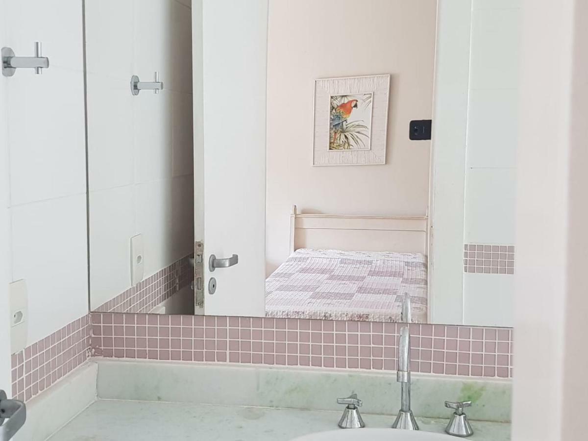 Holiday home Casa Alto Padrao Na Ferradura Em Com Piscina Privativa *
